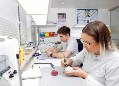 TextDigitales Praxislabor im Zahnzentrum Dr. Parusel MVZ GmbH Salzgitter – moderne Zahntechnik