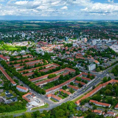 Zahnarzt Salzgitter-Lebenstedt: Zahnzentrum Dr. Parusel MVZ GmbH – Implantologie, Kieferorthopädie & Zahnmedizin seit 1951